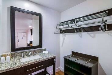 Motel 6 Monterey Park