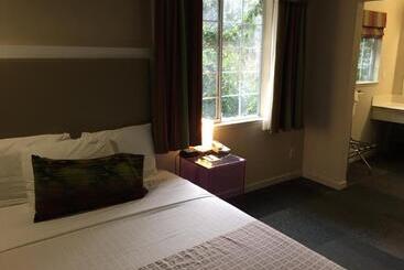 مُتل Inn At Golden Gate