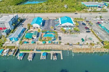 مُتل Latitude 26 Waterfront Resort And Marina