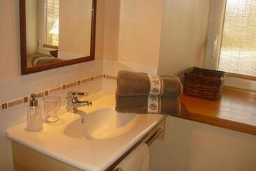 تختخواب و صبحانه Kêr Neizh Breizh   Chambres D Hôtes   Le Petit Châtelier