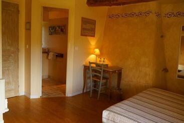 تختخواب و صبحانه Kêr Neizh Breizh   Chambres D Hôtes   Le Petit Châtelier