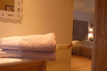 تختخواب و صبحانه Kêr Neizh Breizh   Chambres D Hôtes   Le Petit Châtelier