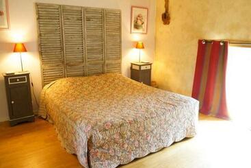 تختخواب و صبحانه Kêr Neizh Breizh   Chambres D Hôtes   Le Petit Châtelier