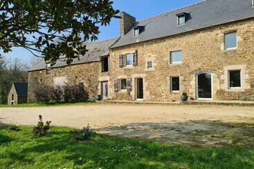 تختخواب و صبحانه Kêr Neizh Breizh   Chambres D Hôtes   Le Petit Châtelier