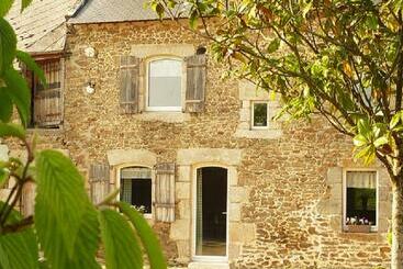 تختخواب و صبحانه Kêr Neizh Breizh   Chambres D Hôtes   Le Petit Châtelier