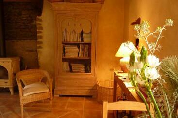 تختخواب و صبحانه Kêr Neizh Breizh   Chambres D Hôtes   Le Petit Châtelier
