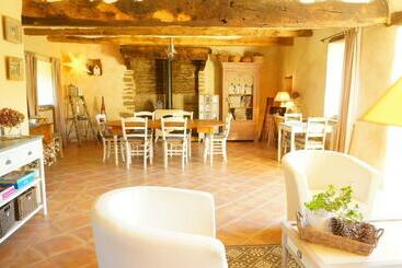 تختخواب و صبحانه Kêr Neizh Breizh   Chambres D Hôtes   Le Petit Châtelier