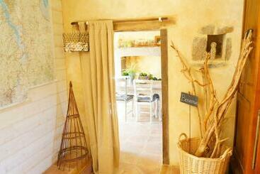 تختخواب و صبحانه Kêr Neizh Breizh   Chambres D Hôtes   Le Petit Châtelier