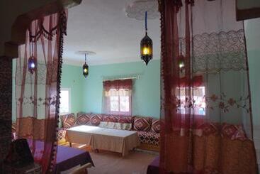 تختخواب و صبحانه Maison D Hôtes Le Ciel Bleu