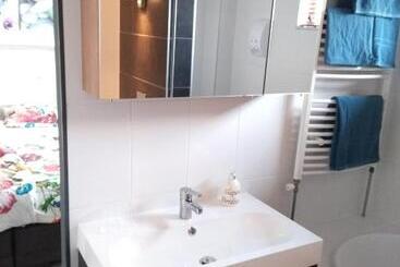 تختخواب و صبحانه Slapen In Dordrecht