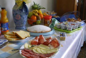 تختخواب و صبحانه Villa Consorti