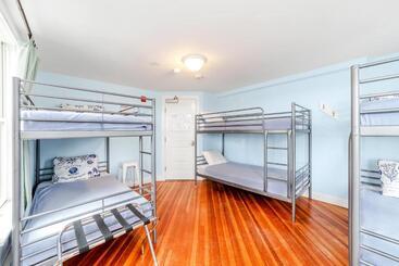 Hi   Hyannis Hostel