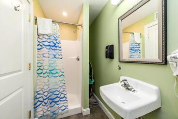 Hi   Hyannis Hostel