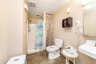 Hi   Hyannis Hostel