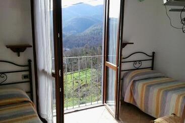 هتل Agriturismo Casalino