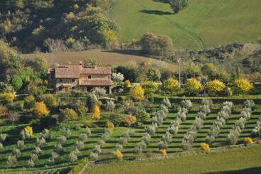 هتل Agriturismo La Valle Dimenticata