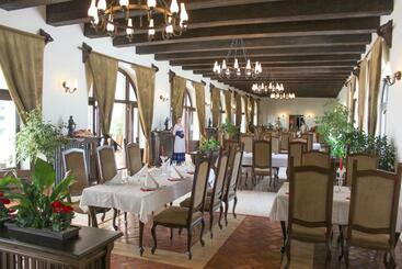 酒店 Medieval
