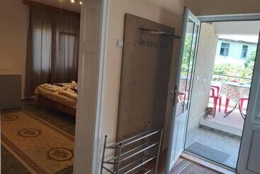 膳宿费 Guest Rooms Grudovi