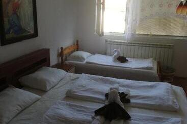 膳宿费 Guest Rooms Grudovi