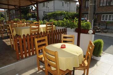پانسیون Guest Rooms Grudovi