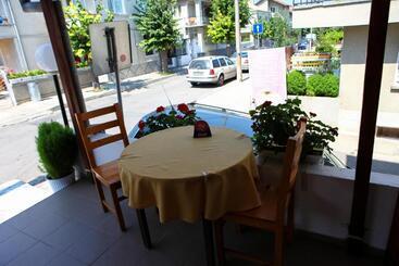膳宿费 Guest Rooms Grudovi