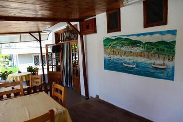 膳宿费 Guest Rooms Grudovi