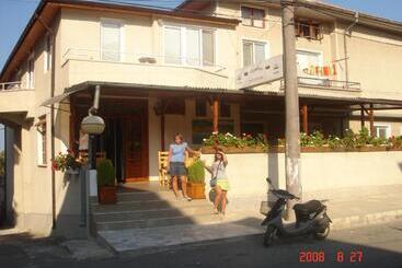 膳宿费 Guest Rooms Grudovi