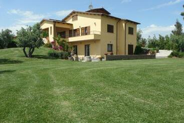 پانسیون Locanda Degli Etruschi