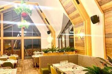 پانسیون Popasul Domnesc  Resort& Spa  Voronet Vue