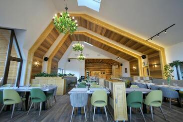 پانسیون Popasul Domnesc  Resort& Spa  Voronet Vue