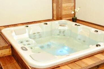 پانسیون Popasul Domnesc  Resort& Spa  Voronet Vue