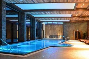 پانسیون Popasul Domnesc  Resort& Spa  Voronet Vue