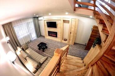 پانسیون Popasul Domnesc  Resort& Spa  Voronet Vue
