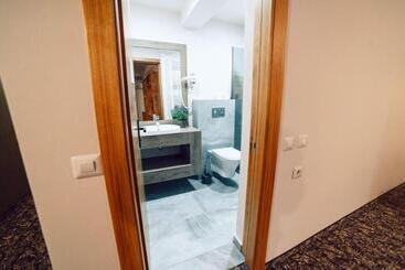 پانسیون Popasul Domnesc  Resort& Spa  Voronet Vue