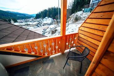 پانسیون Popasul Domnesc  Resort& Spa  Voronet Vue