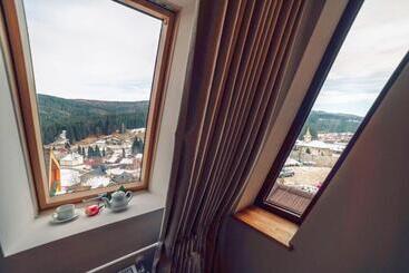 پانسیون Popasul Domnesc  Resort& Spa  Voronet Vue