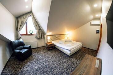 پانسیون Popasul Domnesc  Resort& Spa  Voronet Vue