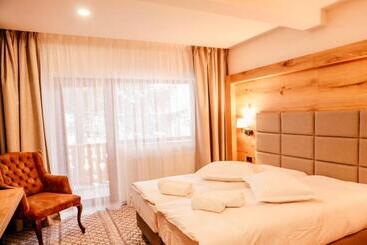 پانسیون Popasul Domnesc  Resort& Spa  Voronet Vue