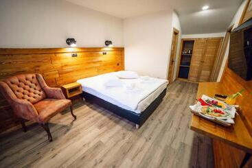 پانسیون Popasul Domnesc  Resort& Spa  Voronet Vue