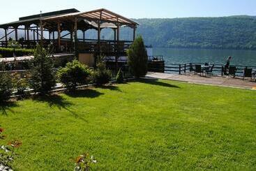 Pension La Ponton