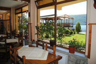 Pension La Ponton