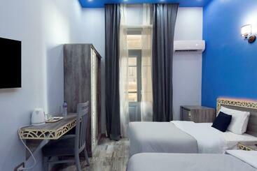Australian Deluxe Hostel