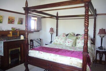 تختخواب و صبحانه Mourilyan House