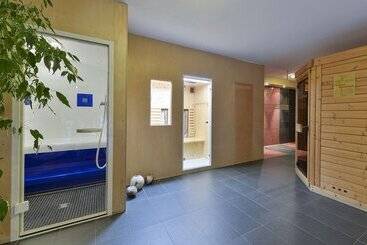 هتل Haus Anna Apartments