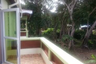 پانسیون The Nixon's Bay Side Mangrove Inn