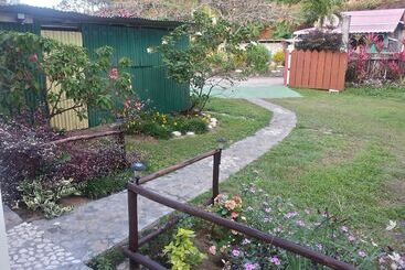 پانسیون The Nixon's Bay Side Mangrove Inn