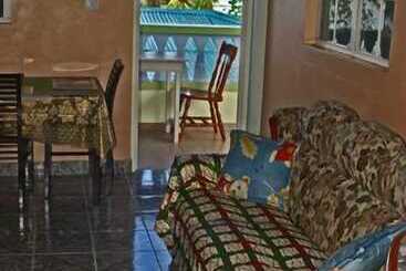 پانسیون The Nixon's Bay Side Mangrove Inn