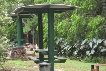 호텔 Mapleton Cabins & Caravan Park