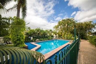 استراحتگاه Southside Holiday Village