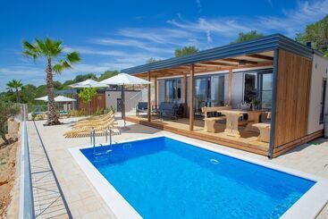 Lastura Aparthotel & Mobile Homes